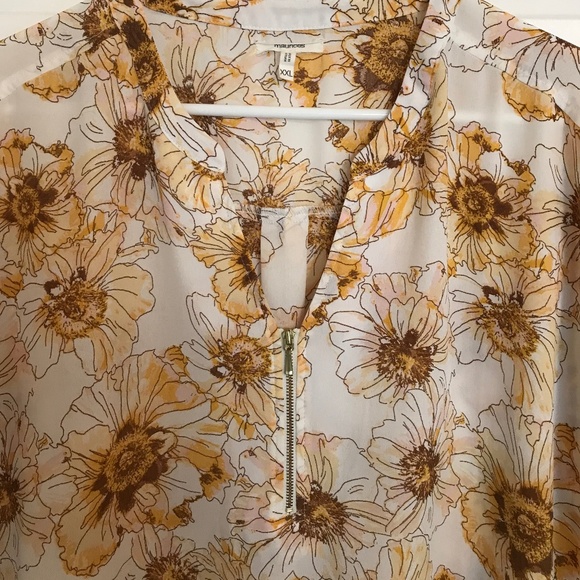 Maurices Chiffon V-Neck Cap Sleeve Floral Top Size XXL Yellow Brown - Picture 3 of 6